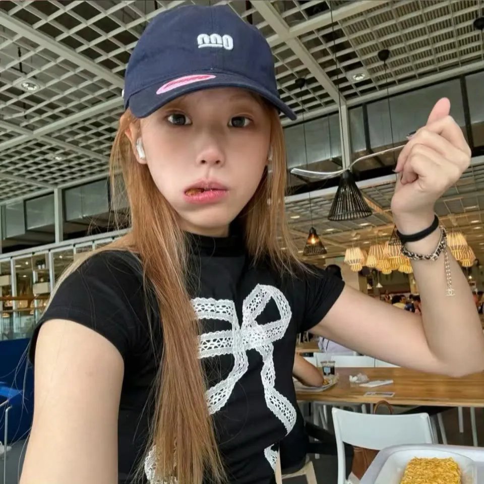 以泥为妆